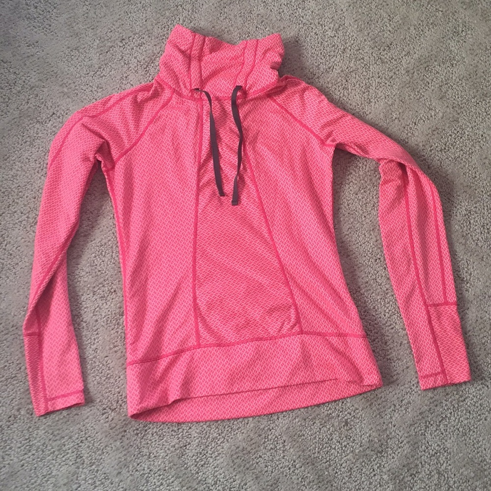 Avalanche cowl neck pullover thumb hole shirt S